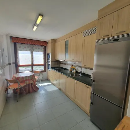 Acacias - Piso Amplio En Playa De Poniente 6 Personas Con Garaje - Vut-2654-as