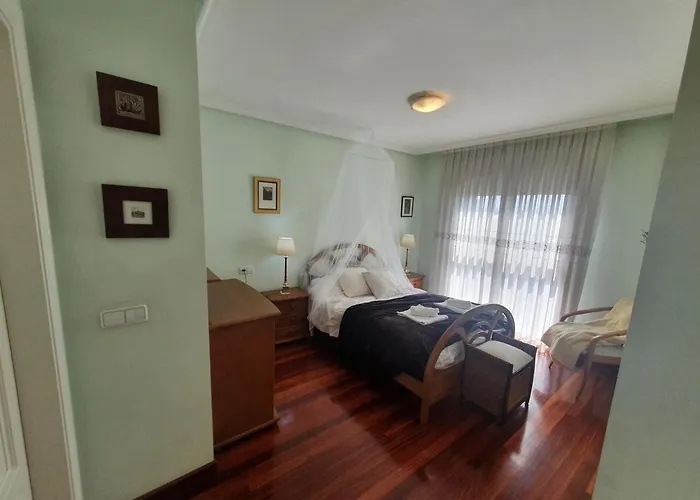 Acacias - Piso Amplio En Playa De Poniente 6 Personas Con Garaje - Vut-2654-as *