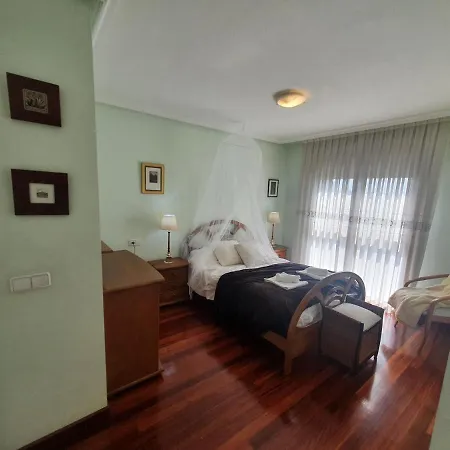 Acacias - Piso Amplio En Playa De Poniente 6personas Con Garaje *